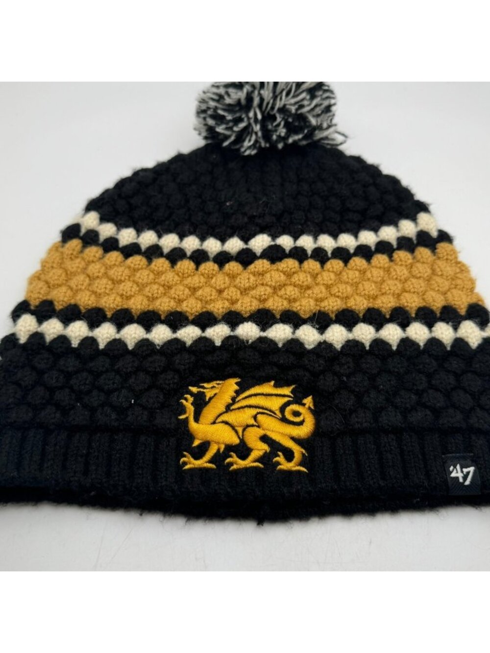 47 Brand Women's Black Gold White Knitted Beanie Bobble Hat Pom Pom Dragon Logo